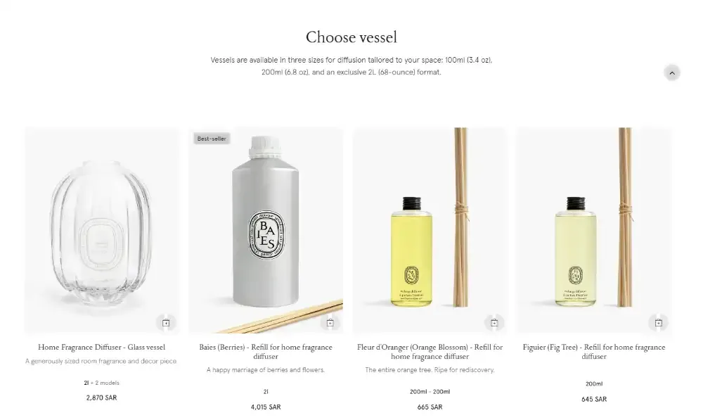 Page « Build your own scented ceremony » sur ordinateur : première étape, choix du contenant, avec formats et prix en riyals.